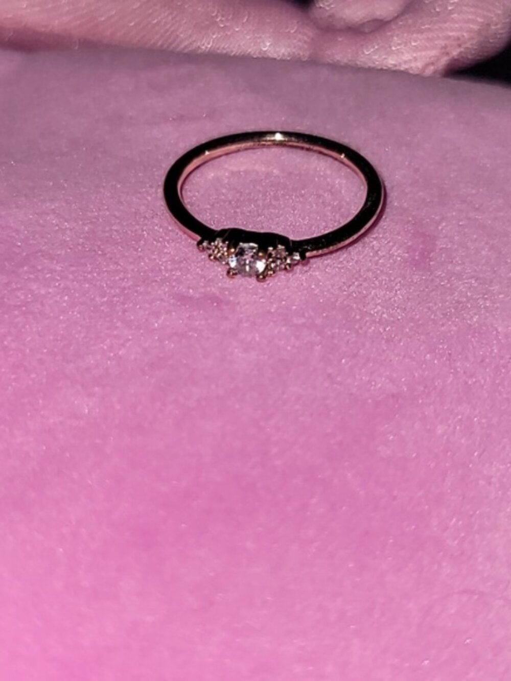 Damaged Vintage diamond Gold ring